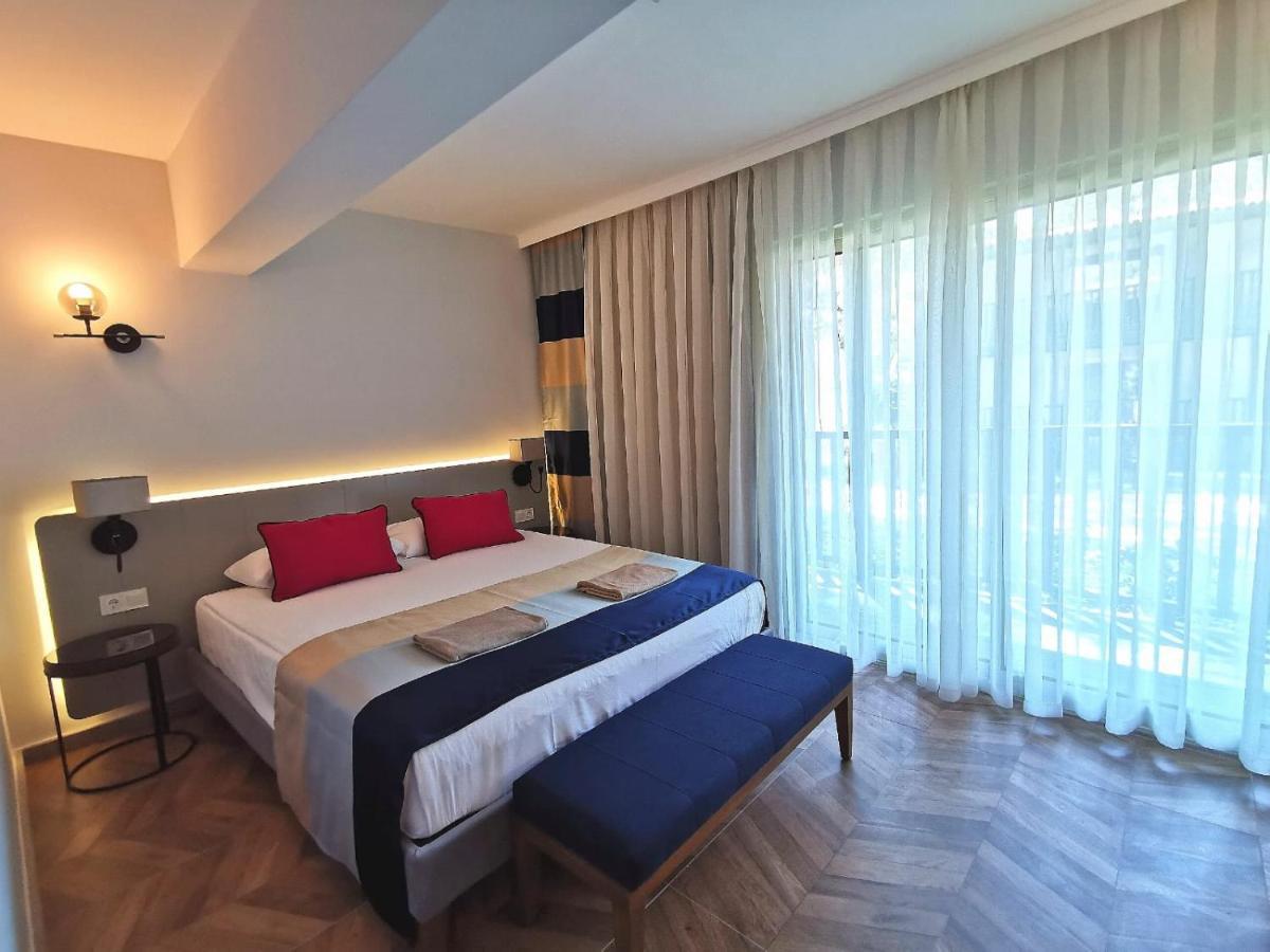 Crystal Flora Beach Resort Beldibi  Exterior foto
