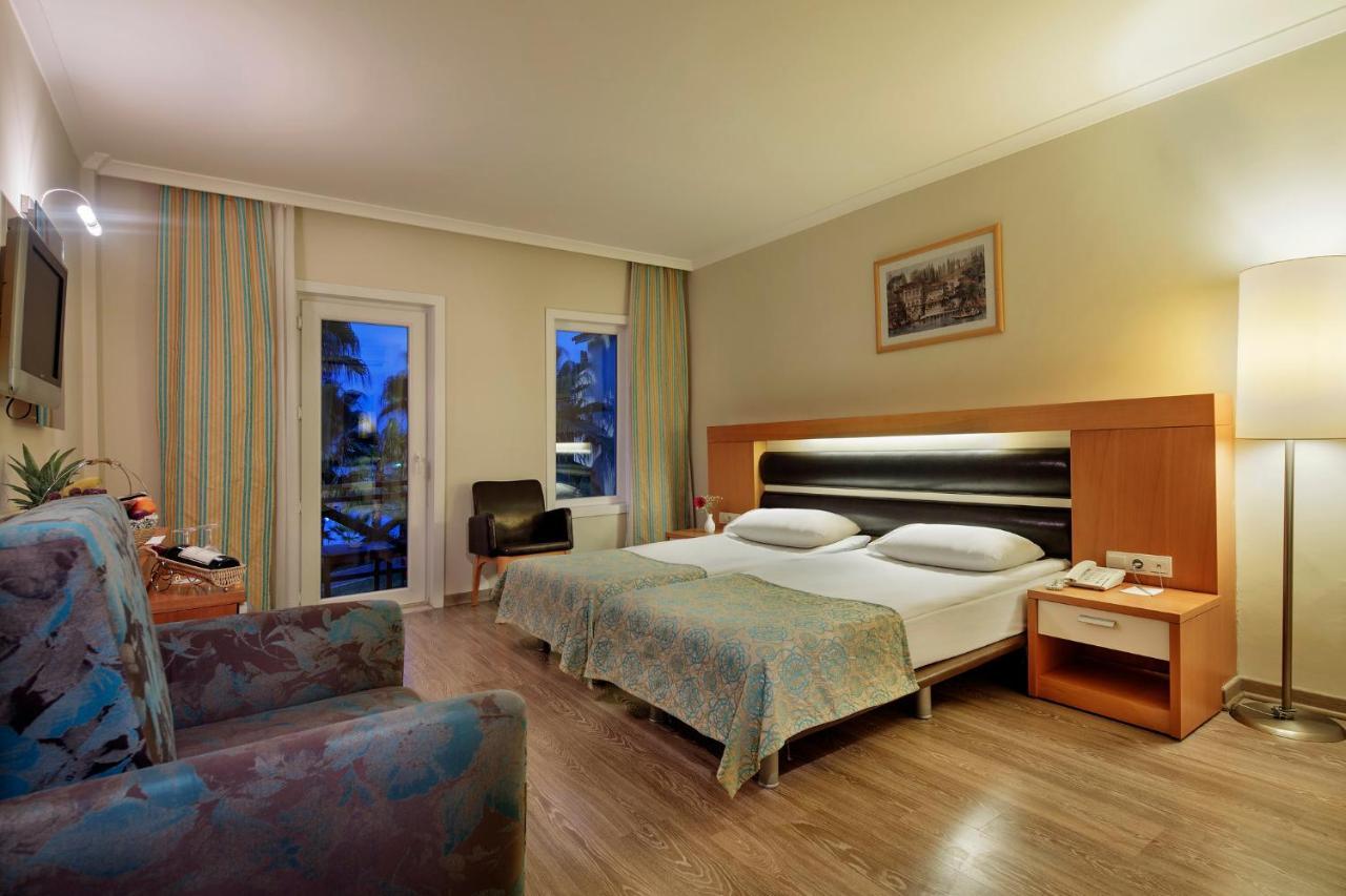 Crystal Flora Beach Resort Beldibi  Exterior foto