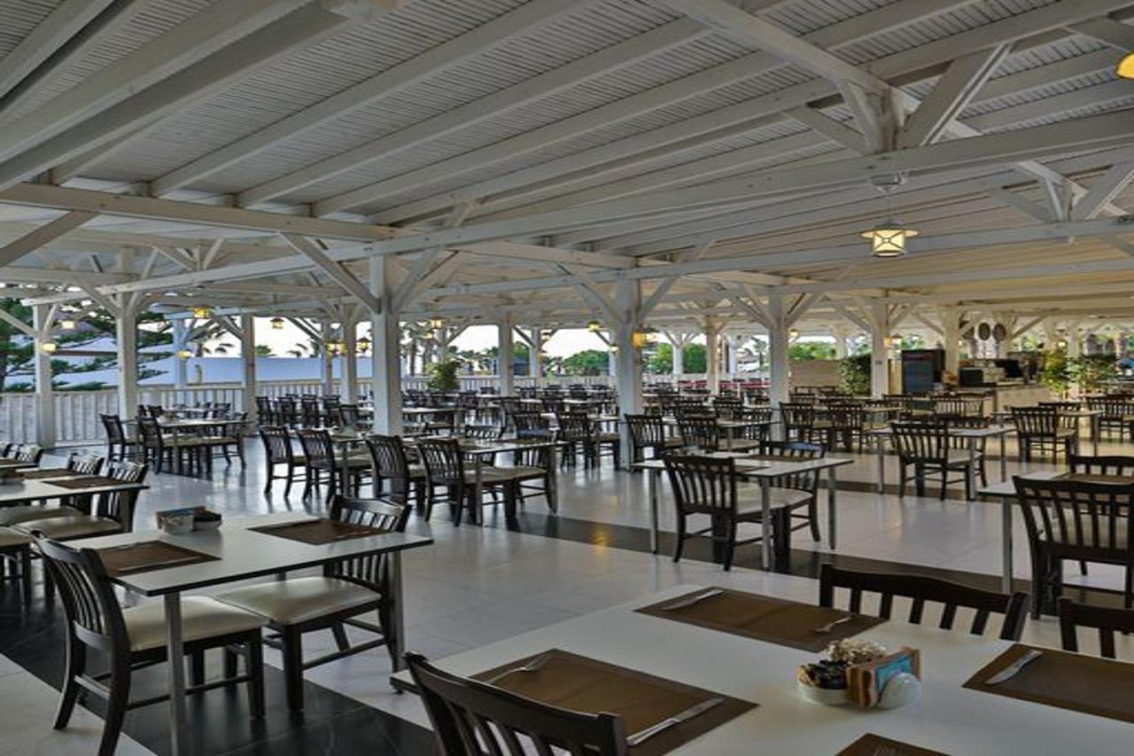 Crystal Flora Beach Resort Beldibi  Exterior foto